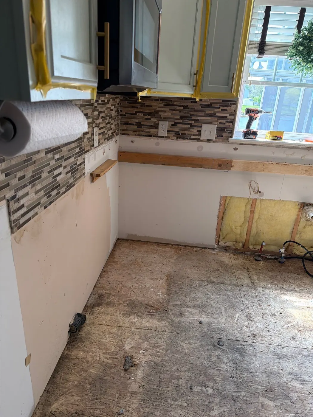 Containment setup for mold remediation in Saratoga home